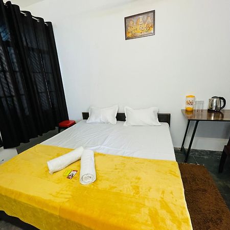 Shree Balaji Homestay Ayodhya Exterior photo