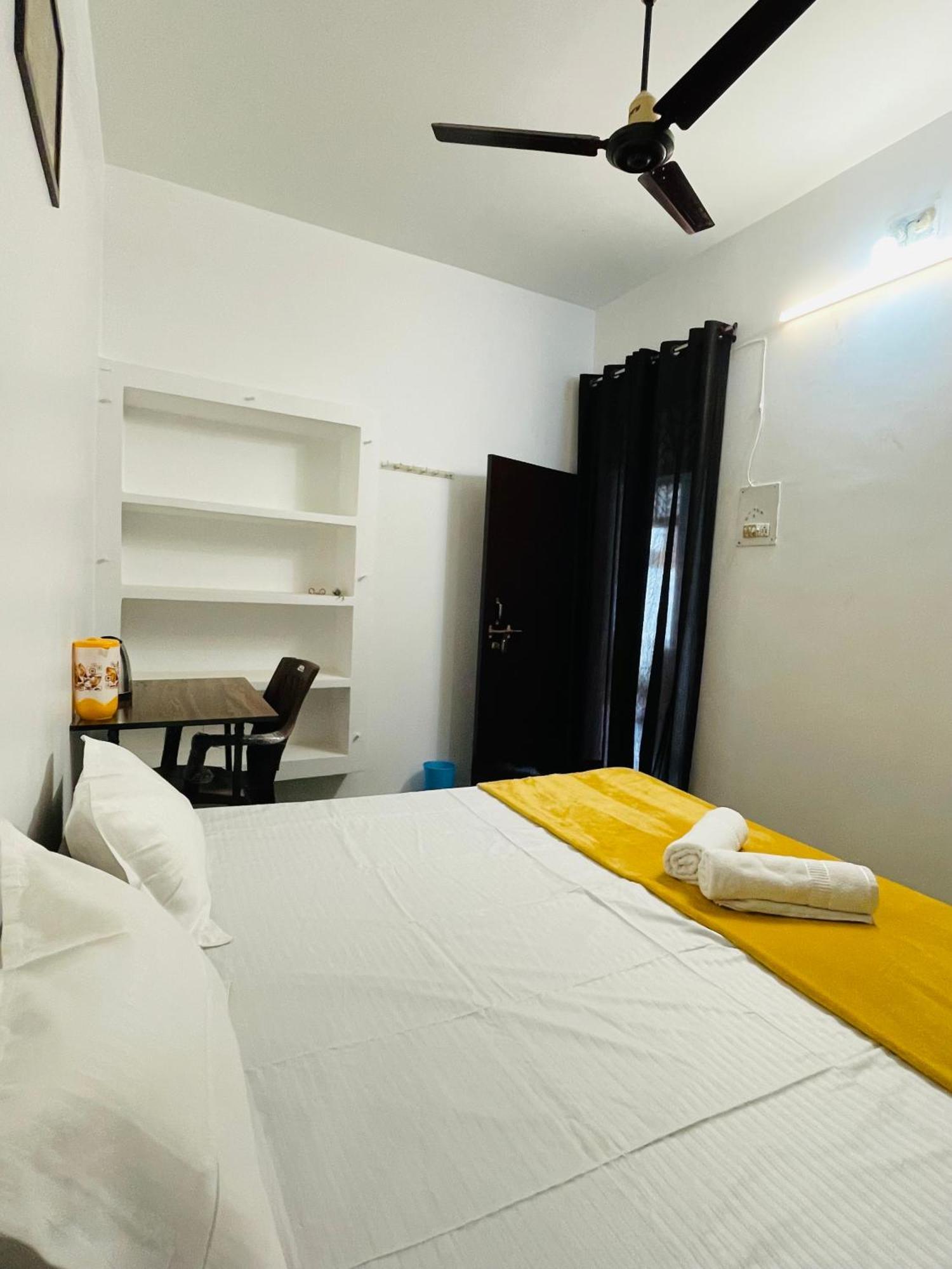 Shree Balaji Homestay Ayodhya Exterior photo
